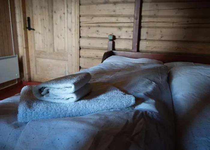 Skotten Seter - Bed & Husky *