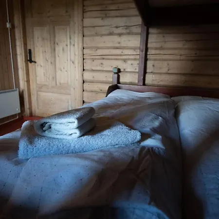 Skotten Seter - Bed & Husky *